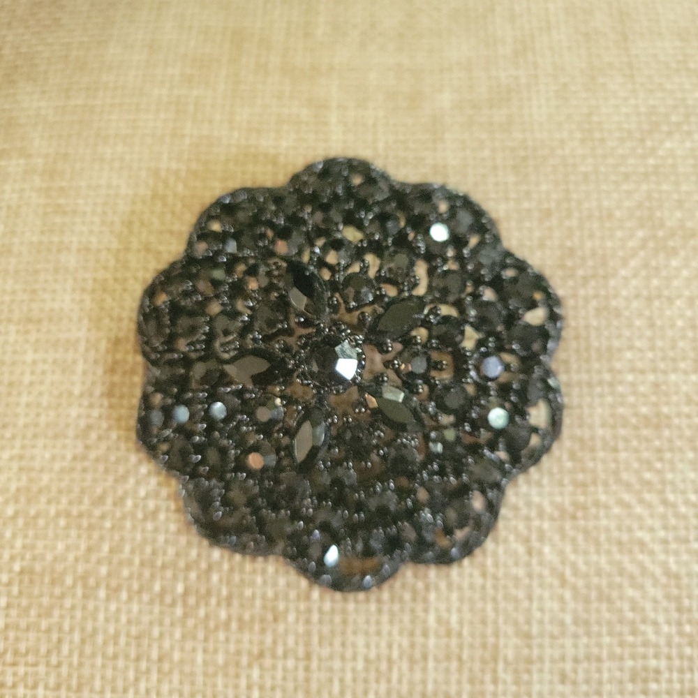 Vintage Style Black Japaned Rhinestone Floral Filigree Brooch Pin 2 Inch Goth
